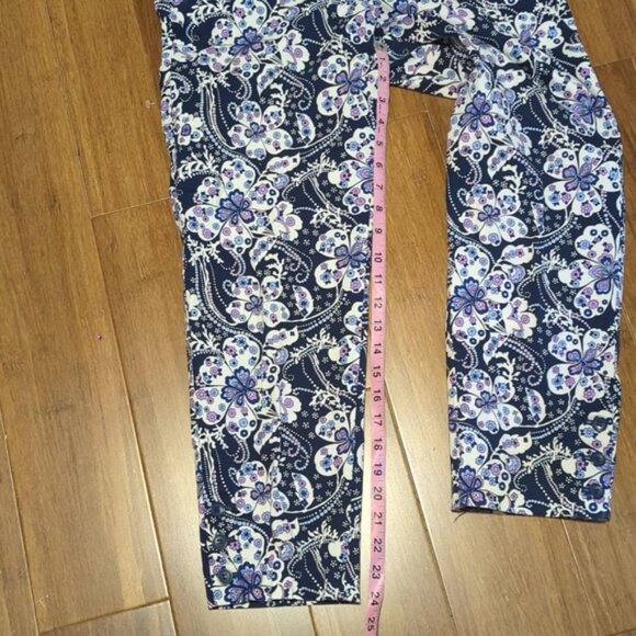 Talbots Blue Floral Perfect Crops - Picture 5 of 8